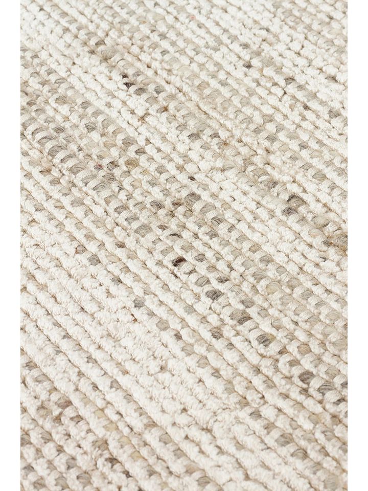 Aden Serisi Yün ve Viskonun Ahenkli Buluşması Ultra Ağır El Dokuma Bej Renk Halı NX-3699