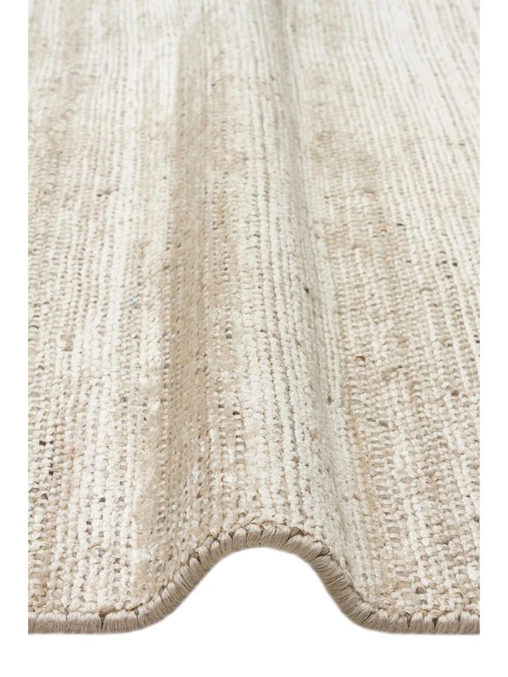 Aden Serisi Yün ve Viskonun Ahenkli Buluşması Ultra Ağır El Dokuma Bej Renk Halı NX-3699