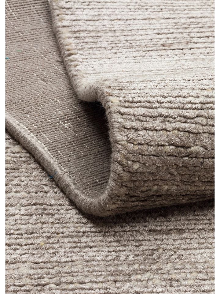Aden Serisi Yün ve Viskonun Ahenkli Buluşması Ultra Ağır El Dokuma Taş Renk Halı NX-3701