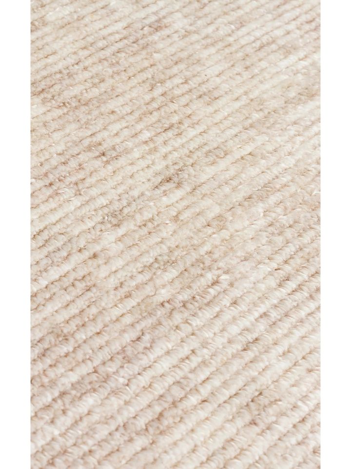 Nova Serisi %100 Tencel İpeği ile Dokunan Hav Vermeyen Bej Modern Kara Tezgah Halısı NX-684