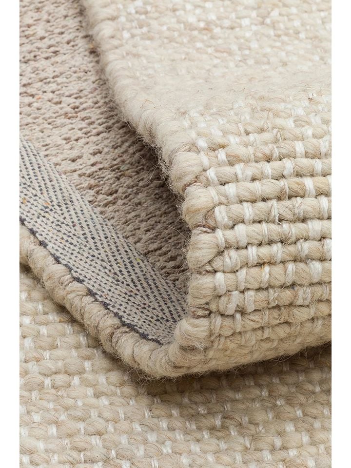 Sia Serisi %80 Yün ve %20 Viskon Harmanlı Kalın Dokulu Bej İskandinav Halı NX-3722