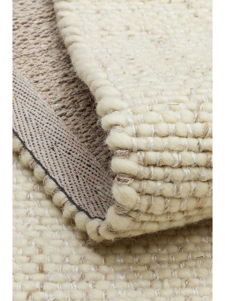 Sia Serisi %80 Yün ve %20 Viskon Harmanlı Kalın Dokulu Krem İskandinav Halı NX-3724