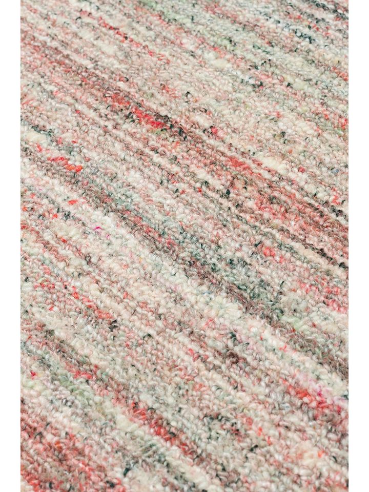 Runa Serisi %70 Yün ve %30 Viskon Harmanlı Multi İskandinav Halı NX-3729