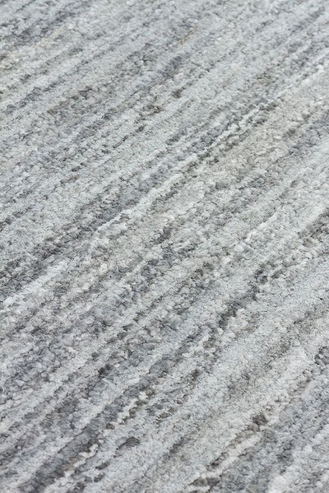 Lia Serisi Muz İpeği Viskon ve Yün Harmanlı İnce Dokulu Gri Lüks Halı NX-727