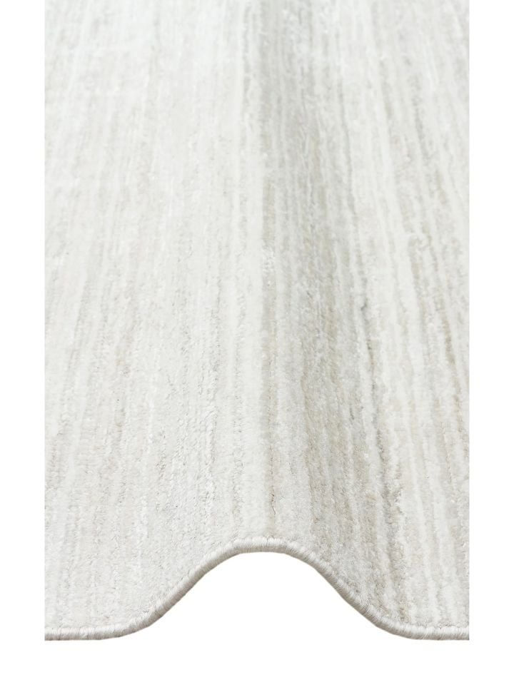 Lia Serisi Muz İpeği Viskon ve Yün Harmanlı İnce Dokulu Ekru Lüks Halı NX-728